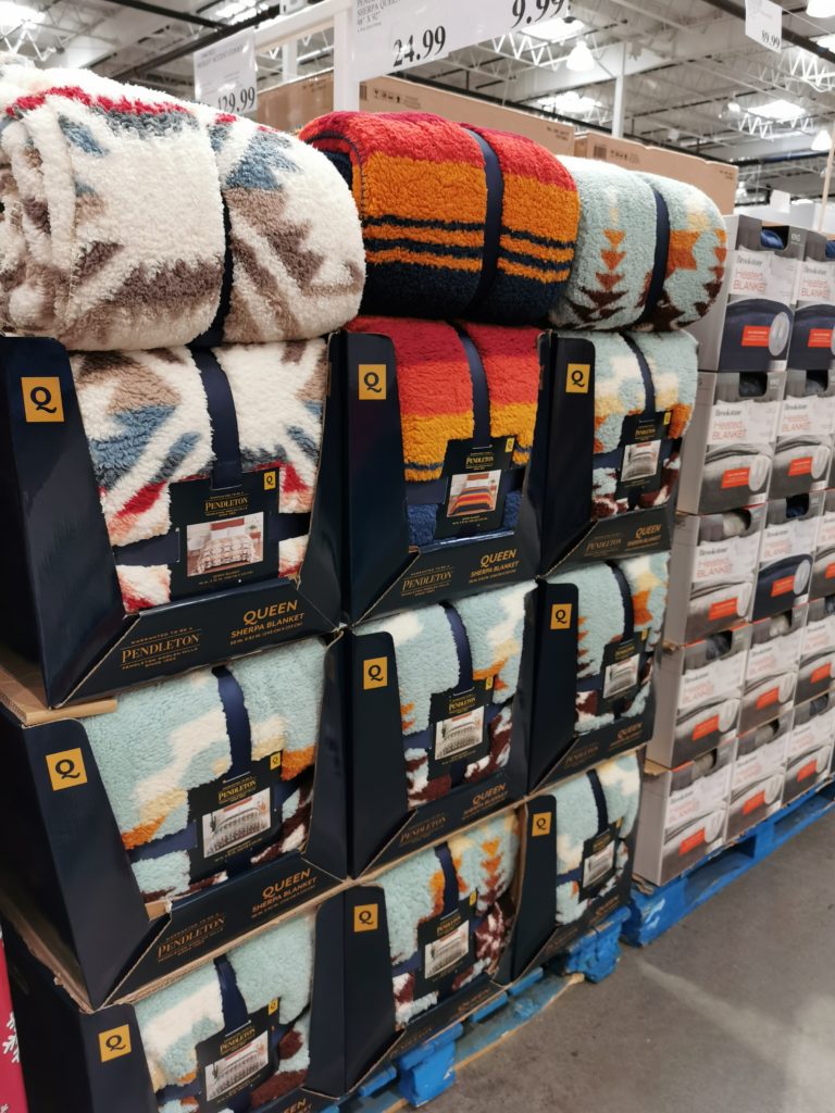 costco-1437301-pendleton-sherpa-fleece-queen-blanket-all-costcochaser