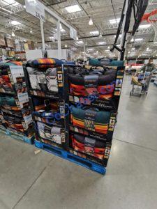 Costco-1590448-Pendleton-Packable-Blanket-all