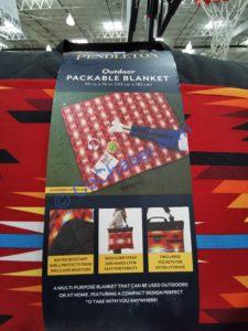 Costco-1590448-Pendleton-Packable-Blanket1